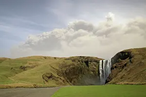 Seljalandsfoss: Eyjafjallajokull Volcano & Seljalandsfoss Waterfall, Iceland