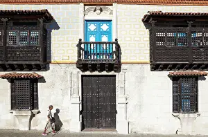 Passer: The faaade of the Casa Velazquez which is Cubas