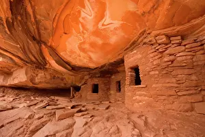 Alcove: Fallen Roof Ruin - ancient puebluan dwelling built