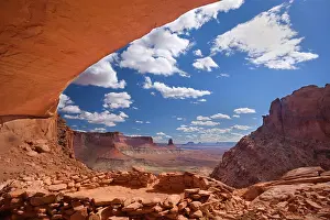Canyons: False Kiva - ancient indian ruin tucked into an