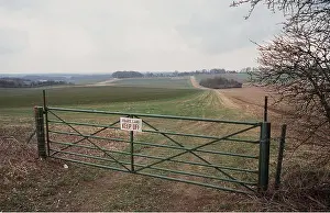 Signs: FARMING - Hampshire, private sign, hedgerows removed