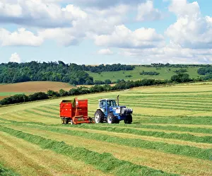 Tractors: Farming - tractor & silage collector at work