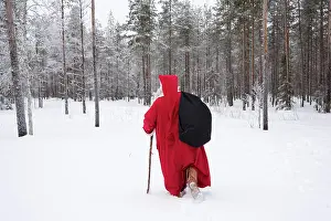 Sack: Father Christmas / Santa waking through snow landscape w