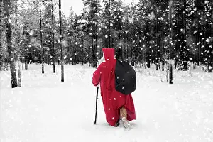 Sack: Father Christmas / Santa waking through snow landscape w