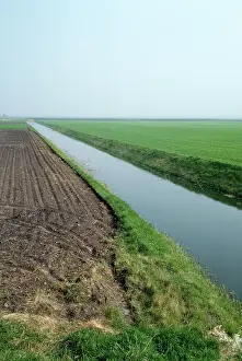 Drain: Fens - drain, farmland