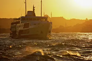 Ferries: Ferry Istanbul at sunset