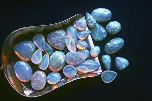 Dioxide: Opals
