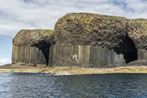 Staffa: Fingal's Cave of Staffa Island, volcanic island