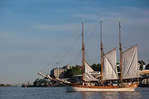 Sailing: Finland, Helsinki, Helsinki Harbor, sailing