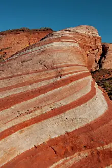 Nevada: Fire Wave rock formation in the evening light, Valley
