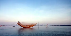 Thun: Fisherman net - on the Thun Bon River near Hoi An