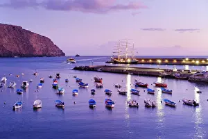 Gomera: Fishing boats in the fishing port at dusk, Vueltas