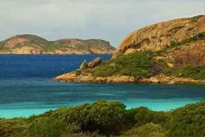 Fisherman: Fishing in Lucky Bay, Cape Le Grand National