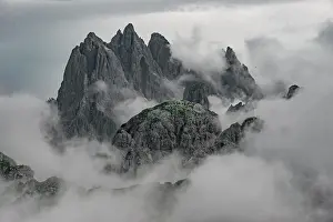Needles: Fissured rock needles, peaks of the Cadini di Misurina
