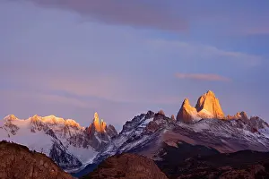 Fitz: Fitz Roy Massif - at sunrise - mountain scenery