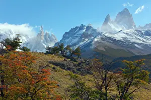 Fitz: Fitz Roy panorama - Mount Fitz Roy and Cerro Torre in autumn