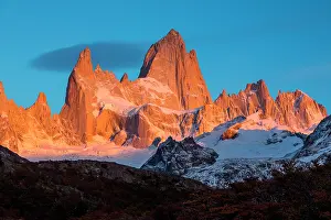 200619: Fitz Roy summit massif with snow, Los Glaciares