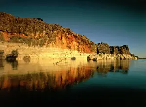 Fitzroy: Fitzroy River cutting through ancient limestone