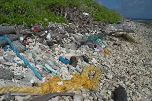 Keeling: Flotsam and jetsam - On the ocean side of Home Island