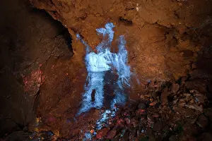 Fluorescence: Fluorescent Hydrozincite