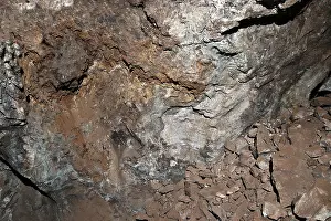 Fluorescence: Mine with Fluorescent Minerals (2 of 2)