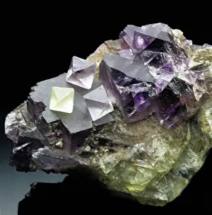 Cleavage: Fluorite