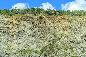 Marked: Folds very marked in flysch to Jausiers, High Ubaye