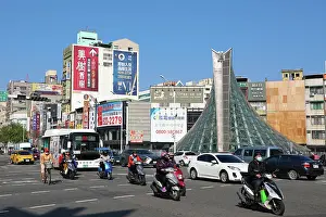 Stations: Formosa Boulevard metro station and crossroads