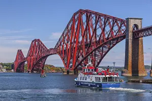 Edinburgh: Forth Bridge - famous rail bridge over the Firth