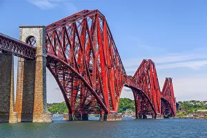 Edinburgh: Forth Bridge - famous rail bridge over the Firth