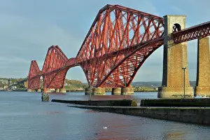Piles: Forth Bridge, railway bridge over the Firth of Forth