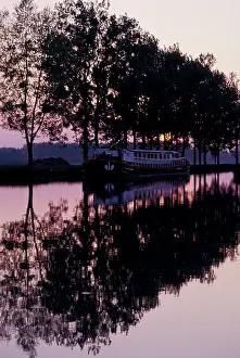 Waterway: France, Burgundy. Burgundy Canal