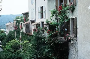 Frederic Rolland: France - Hanging balconies