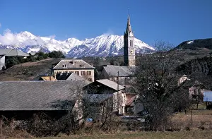 Hellander: France, Haute Provence. Countryside near