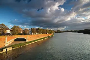 Garonne: France, Midi-Pyrenees Region, Haute-Garonne