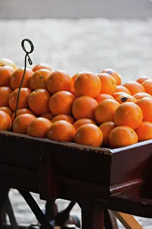 Sale: France, Normandy, Rouen, oranges for sale