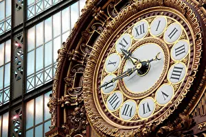 Main: France, Paris, The clock in the main exhibition