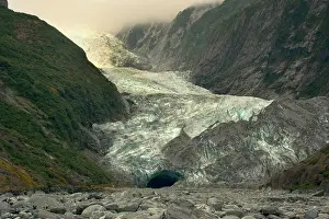 Calving: Franz Josef Glacier - river of ice cutting through