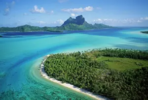 Society: FRENCH POLYNESIA, Bora Bora