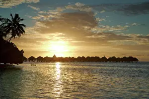 Lodging: French Polynesia, Tahiti, Moorea. Bungalows