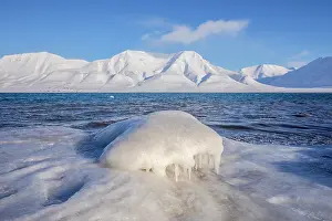 Adventfjorden: Frozen Adventfjorden - ice sculpture and frozen coastline on
