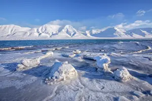 Sculptures: Frozen Adventfjorden - ice sculptures and frozen coastline o