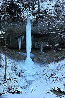 Icicles: Frozen Waterfall icicles