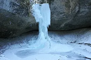 Icicles: Frozen Waterfall icicles