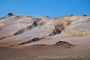 Fumarole: Fumaroles in a highly active geothermal