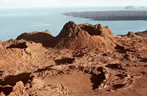 Volcanoes: GALAPAGOS - Bartolome / Bartholome Island. Cinder Cone