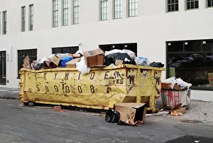 Garbage: Garbage in dumpster