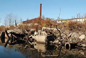 Queens: Garbage Along Newtown Creek, NYC