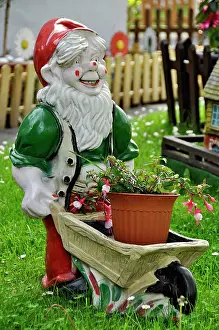 Decoratively: Garden gnome as a gardener, Bueches near Buedingen