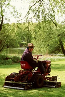 Vehicles: GARDENING - Mowing grass with mini-tractor